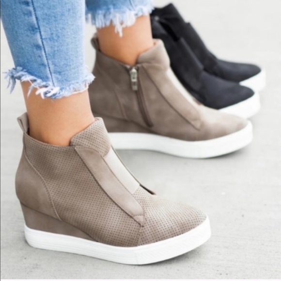 NIB Taupe sneaker wedges vegan leather - Picture 3 of 6